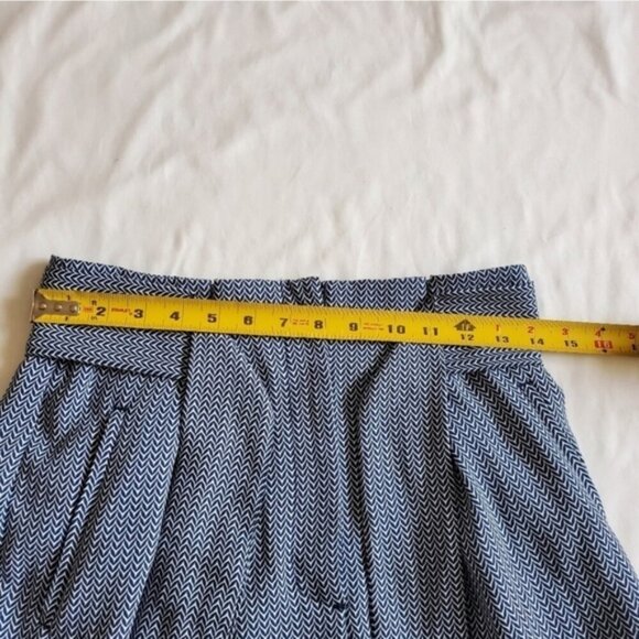 Blue pattern printed tie belt high waisted shorts - Picture 4 of 6